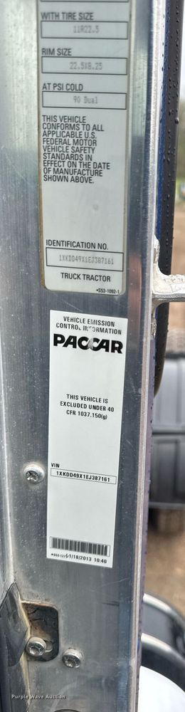 image for item DV2575 2014 Kenworth T800 semi truck