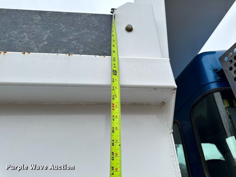 image for item DV2576 2013 Kenworth T800 dump truck