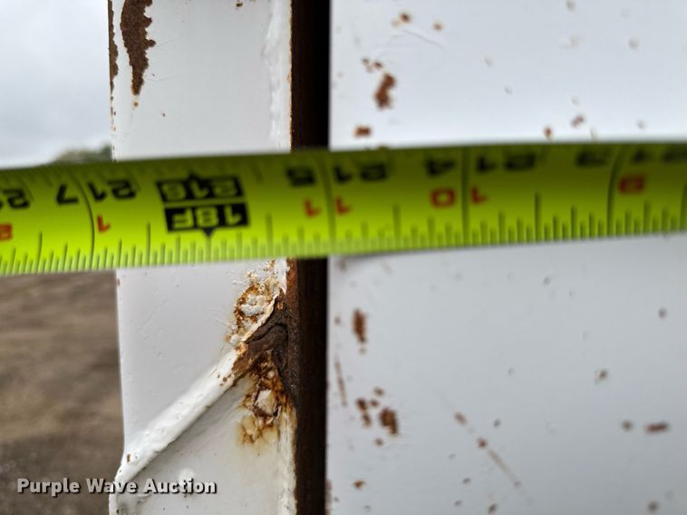 image for item DV2576 2013 Kenworth T800 dump truck