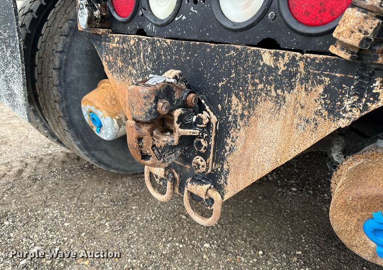 image for item DV2576 2013 Kenworth T800 dump truck