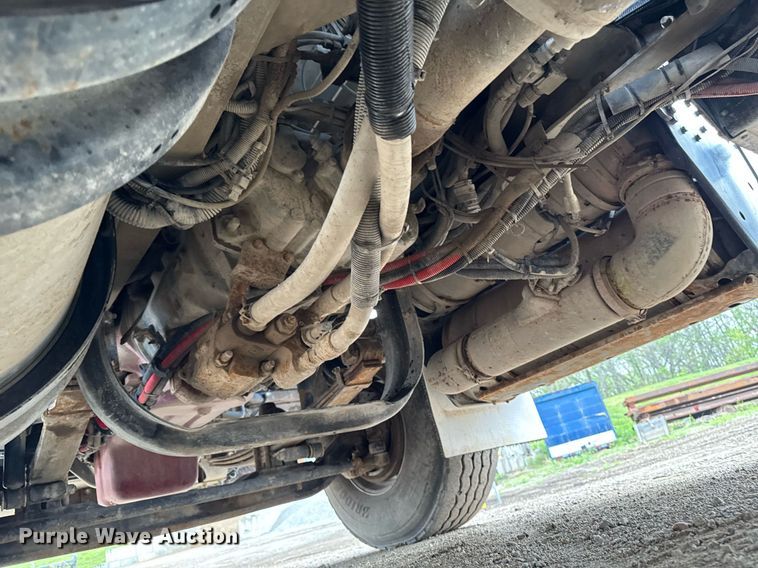 image for item DV2576 2013 Kenworth T800 dump truck