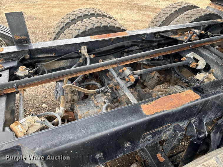 image for item DV2576 2013 Kenworth T800 dump truck