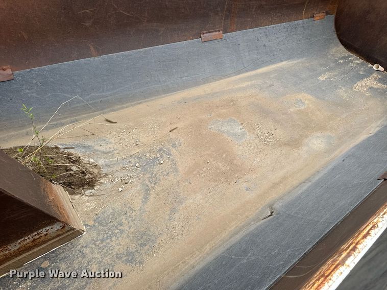 image for item DV2576 2013 Kenworth T800 dump truck