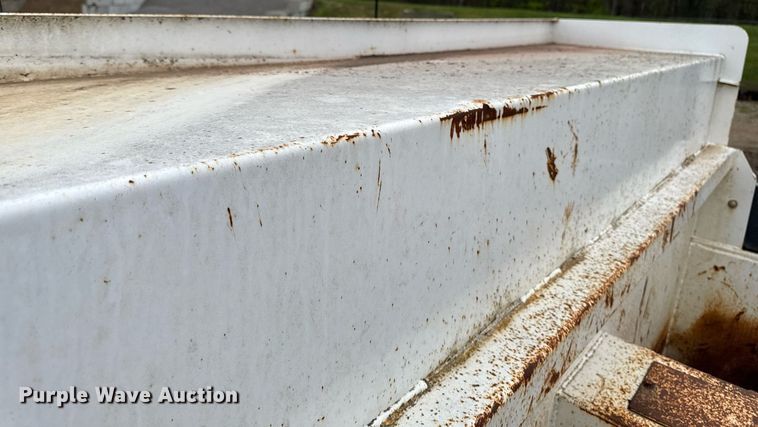 image for item DV2576 2013 Kenworth T800 dump truck