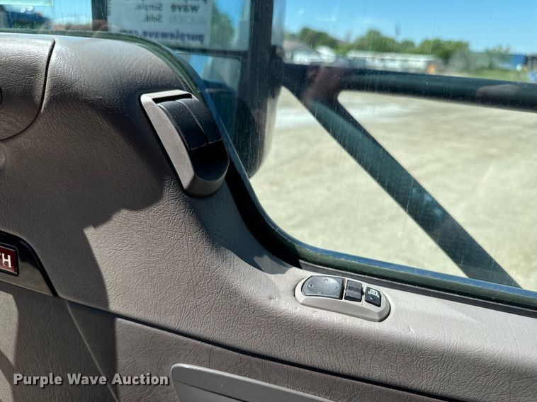 image for item DV2576 2013 Kenworth T800 dump truck