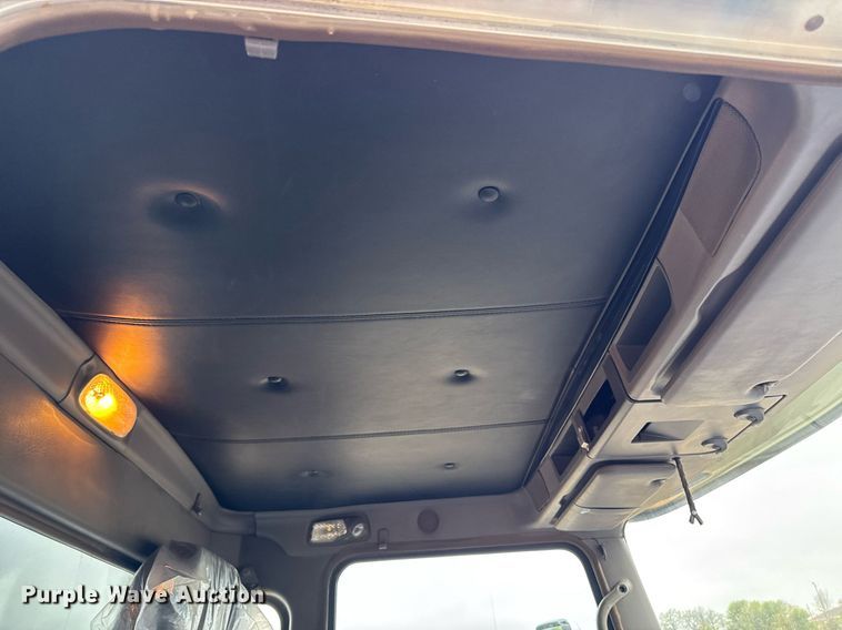 image for item DV2576 2013 Kenworth T800 dump truck