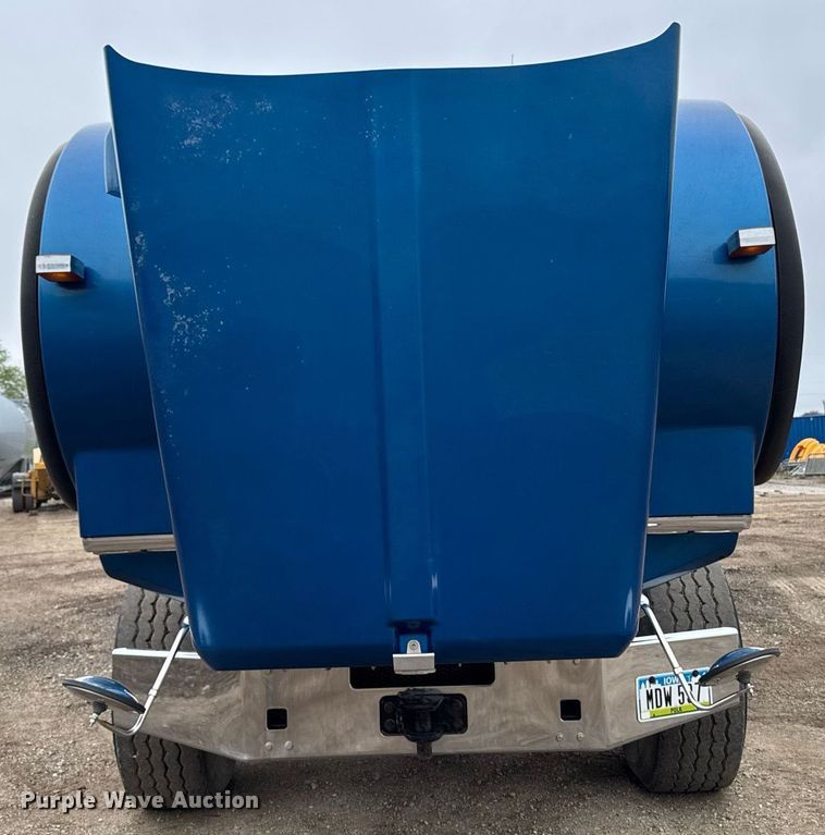 image for item DV2576 2013 Kenworth T800 dump truck