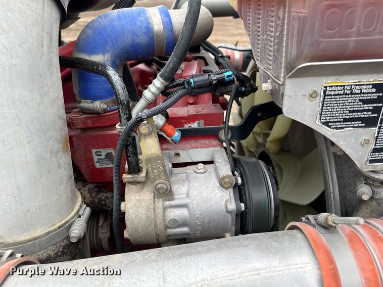 image for item DV2576 2013 Kenworth T800 dump truck