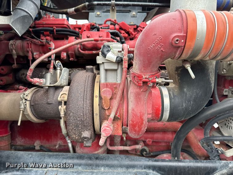 image for item DV2576 2013 Kenworth T800 dump truck