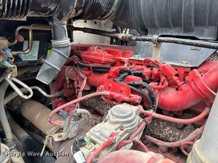 image for item DV2576 2013 Kenworth T800 dump truck