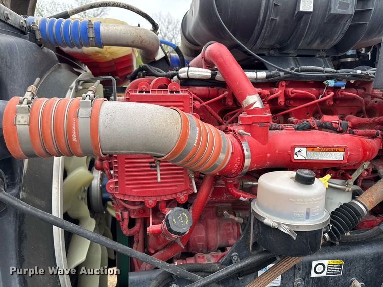 image for item DV2576 2013 Kenworth T800 dump truck