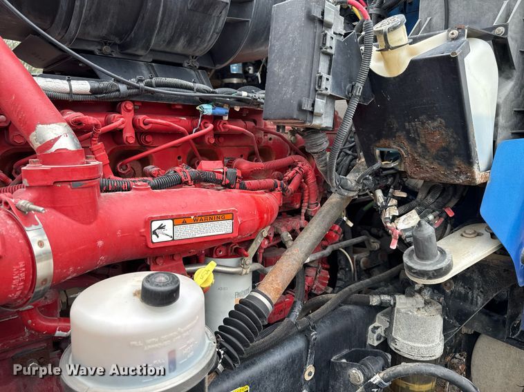 image for item DV2576 2013 Kenworth T800 dump truck