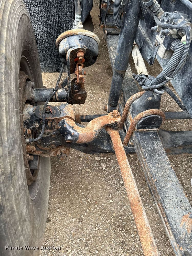 image for item DV2576 2013 Kenworth T800 dump truck