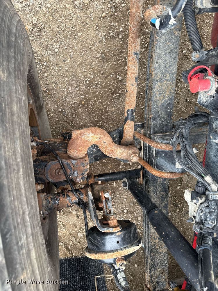 image for item DV2576 2013 Kenworth T800 dump truck