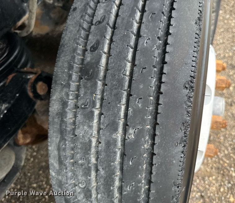 image for item DV2576 2013 Kenworth T800 dump truck