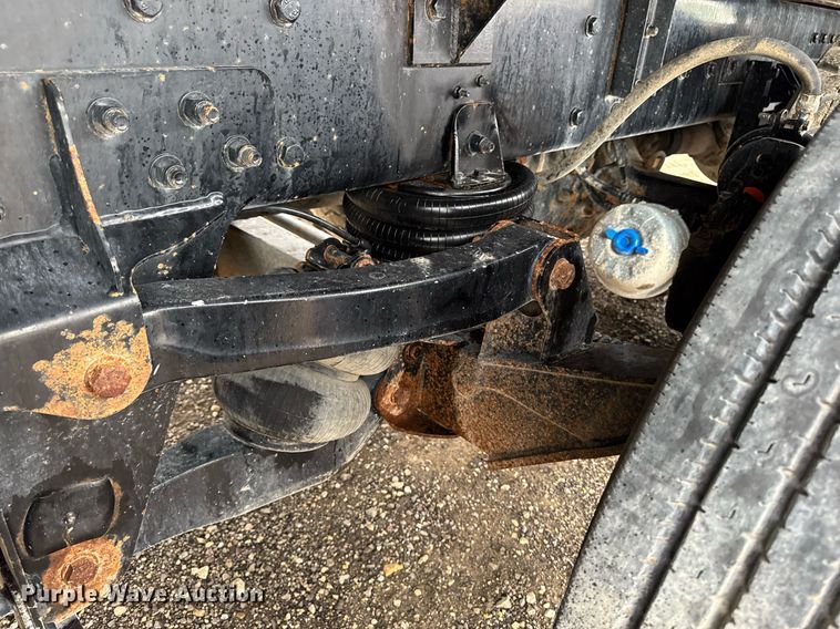 image for item DV2576 2013 Kenworth T800 dump truck