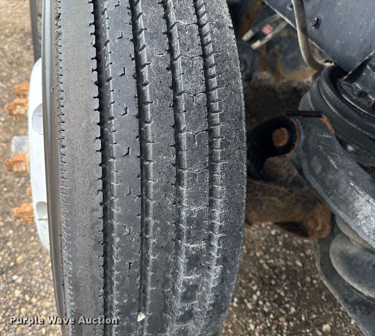 image for item DV2576 2013 Kenworth T800 dump truck