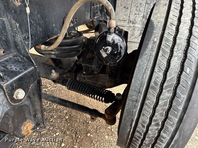 image for item DV2576 2013 Kenworth T800 dump truck