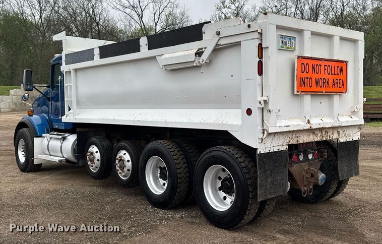 image for item DV2577 2013 Kenworth T800 dump truck