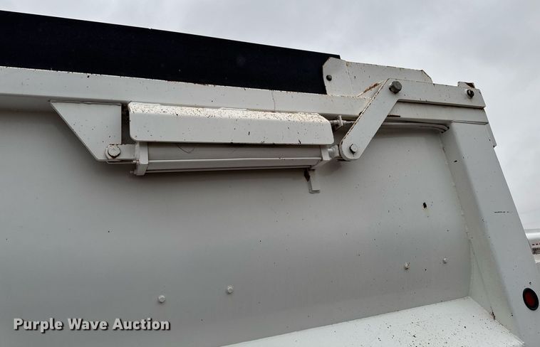 image for item DV2577 2013 Kenworth T800 dump truck