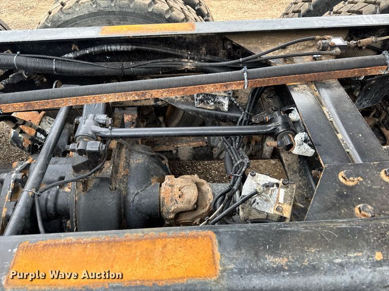 image for item DV2577 2013 Kenworth T800 dump truck