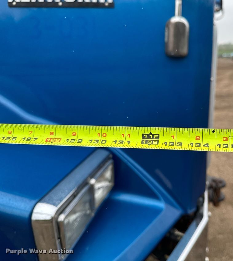 image for item DV2577 2013 Kenworth T800 dump truck