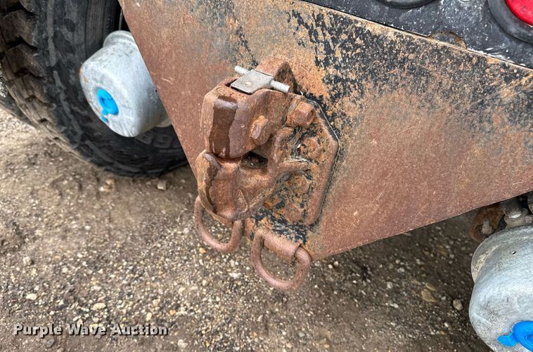 image for item DV2577 2013 Kenworth T800 dump truck