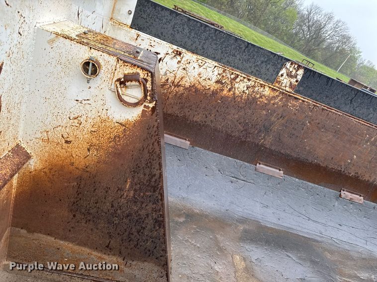 image for item DV2577 2013 Kenworth T800 dump truck