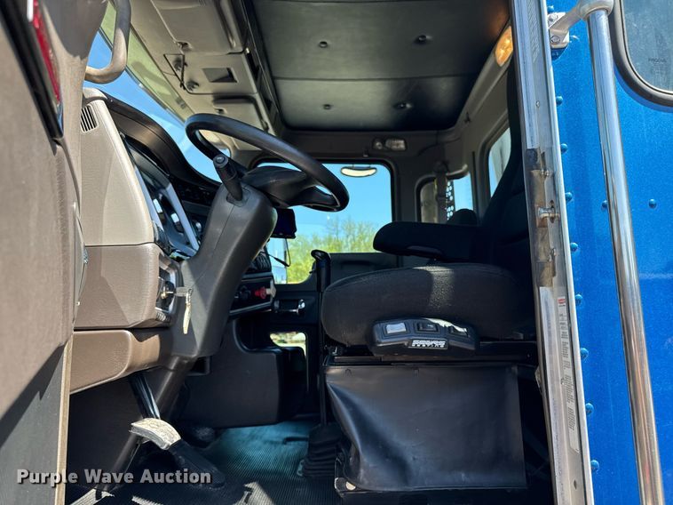 image for item DV2577 2013 Kenworth T800 dump truck