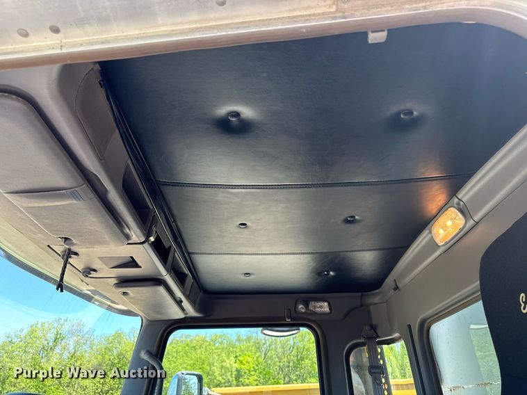 image for item DV2577 2013 Kenworth T800 dump truck