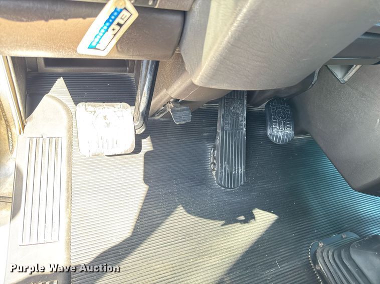 image for item DV2577 2013 Kenworth T800 dump truck