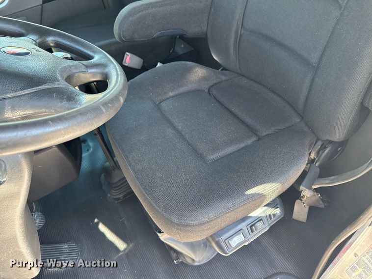 image for item DV2577 2013 Kenworth T800 dump truck