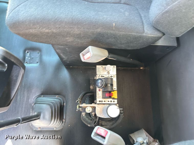 image for item DV2577 2013 Kenworth T800 dump truck