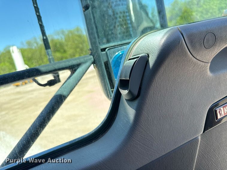 image for item DV2577 2013 Kenworth T800 dump truck