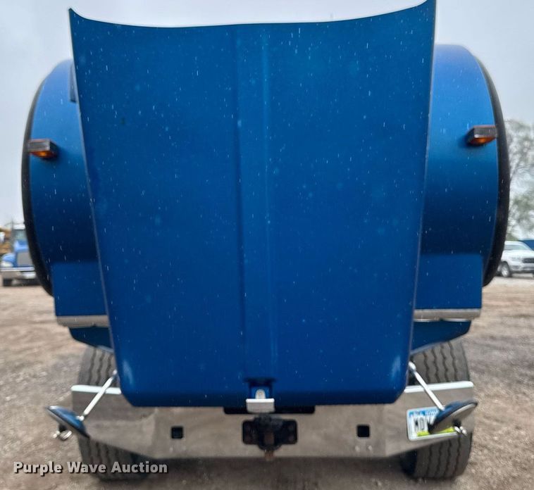 image for item DV2577 2013 Kenworth T800 dump truck