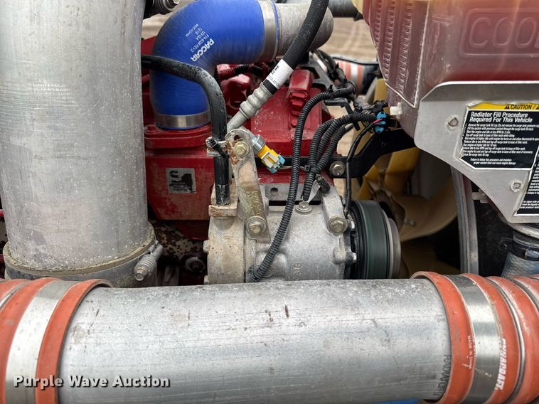 image for item DV2577 2013 Kenworth T800 dump truck