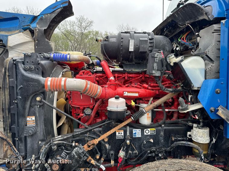 image for item DV2577 2013 Kenworth T800 dump truck