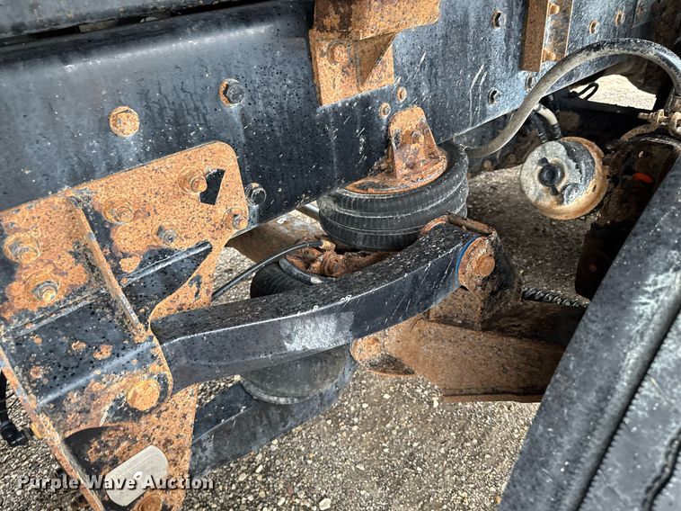 image for item DV2577 2013 Kenworth T800 dump truck