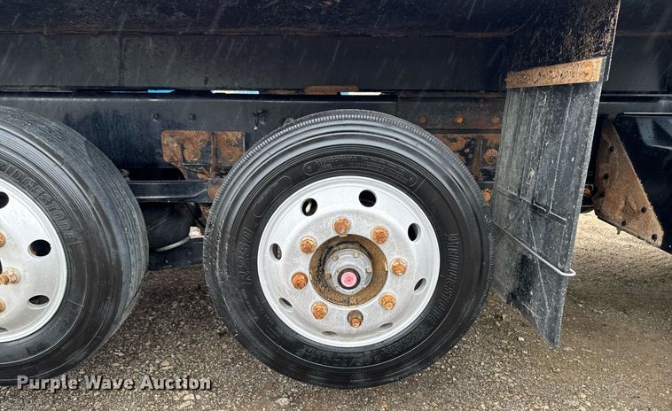 image for item DV2577 2013 Kenworth T800 dump truck