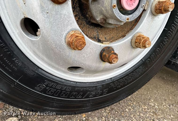 image for item DV2577 2013 Kenworth T800 dump truck