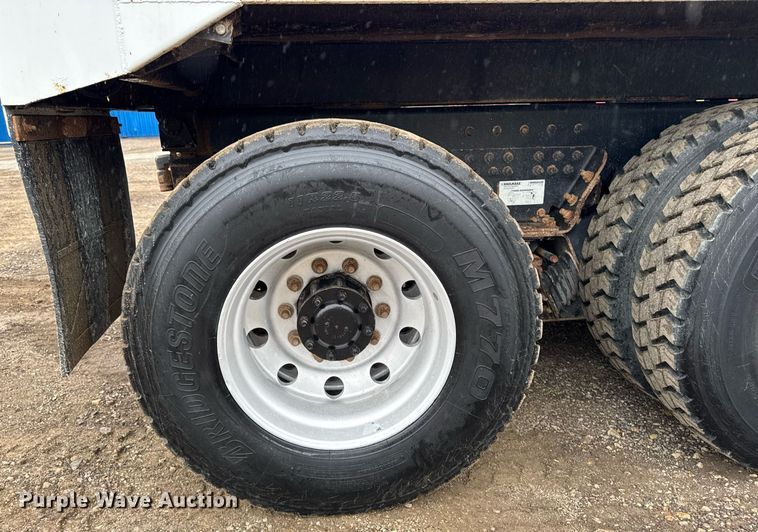 image for item DV2577 2013 Kenworth T800 dump truck