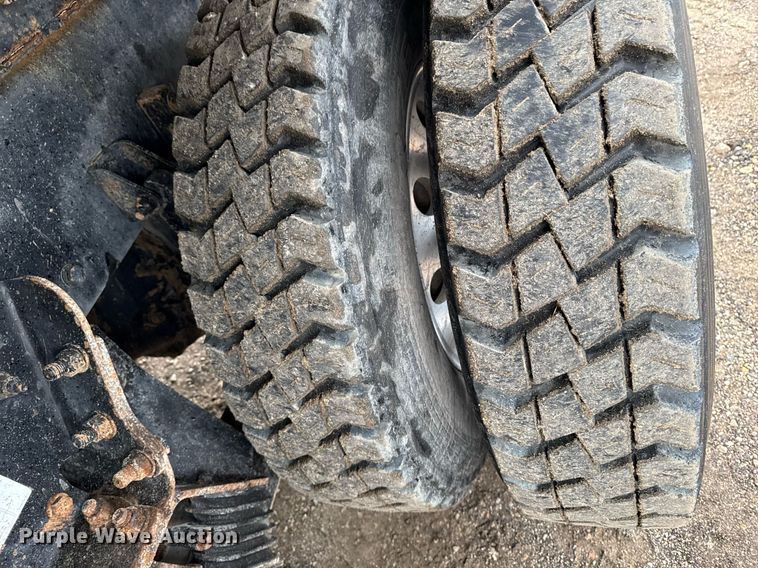 image for item DV2577 2013 Kenworth T800 dump truck