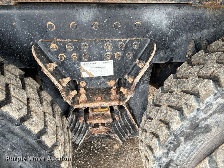 image for item DV2577 2013 Kenworth T800 dump truck