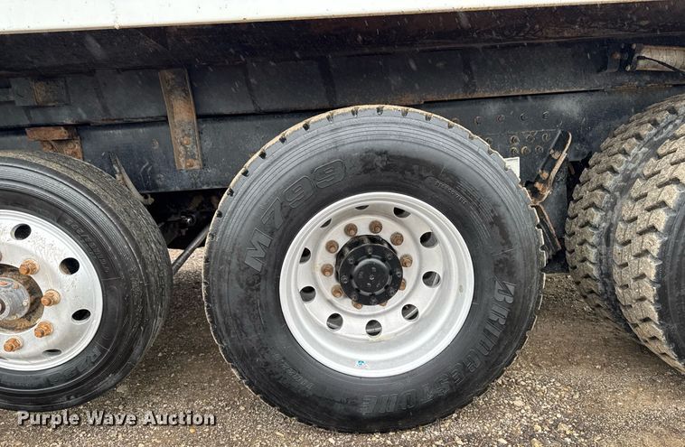 image for item DV2577 2013 Kenworth T800 dump truck