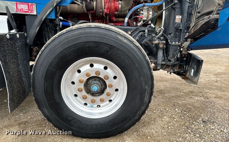 image for item DV2577 2013 Kenworth T800 dump truck