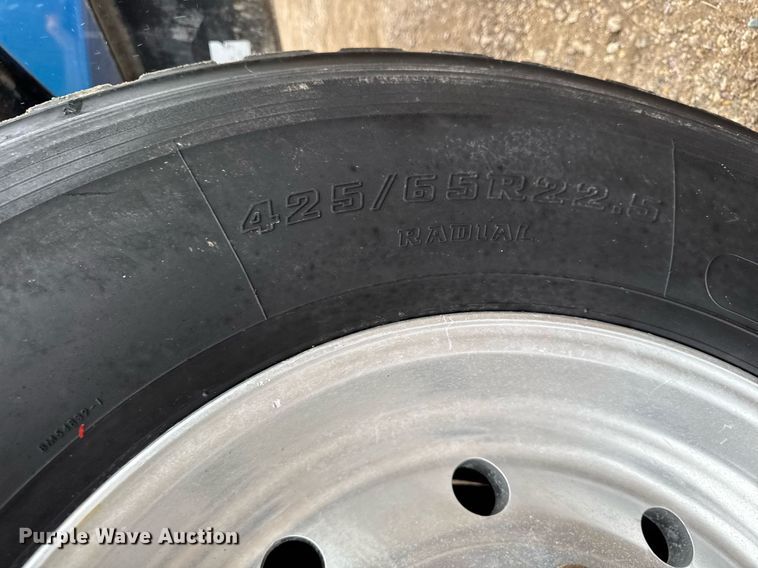 image for item DV2577 2013 Kenworth T800 dump truck