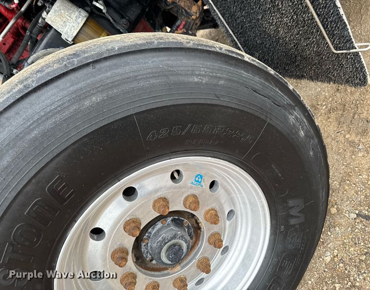 image for item DV2577 2013 Kenworth T800 dump truck