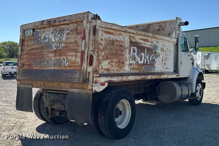 image for item DV2592 2000 International 8100 dump truck