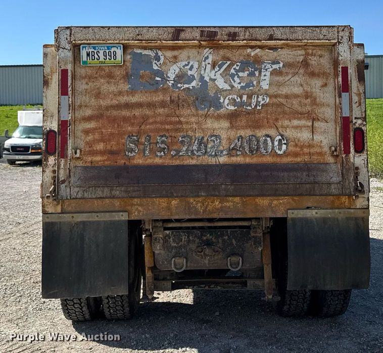 image for item DV2592 2000 International 8100 dump truck