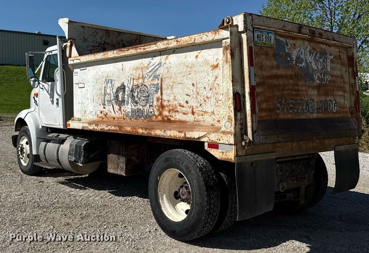 image for item DV2592 2000 International 8100 dump truck
